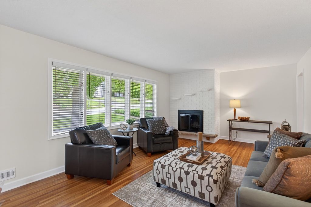 3837 France Avenue S, Minneapolis, MN 55416
