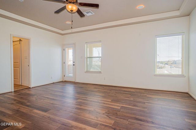 1126 Ismael Robles Street, Horizon City, TX 79928