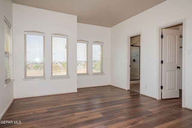 1126 Ismael Robles Street, Horizon City, TX 79928