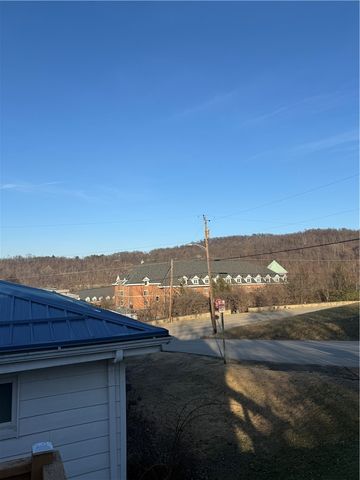 600 American St, California, PA 15419