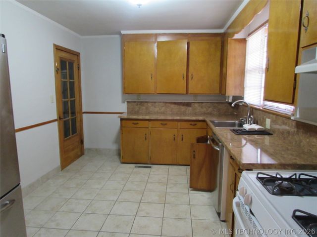 4707 E 9th Street, Tulsa, OK 74112