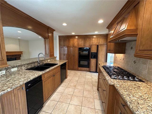 21 Aloysia, Rancho Santa Margarita, CA 92688