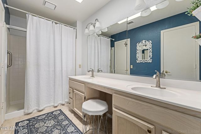 26615 S MOONSHADOW Drive, Sun Lakes, AZ 85248