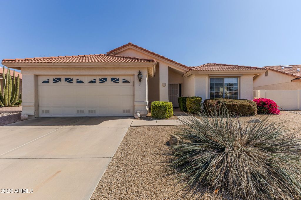 26615 S MOONSHADOW Drive, Sun Lakes, AZ 85248