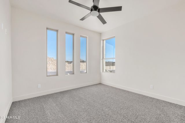 601 Paseo De La Reina Street, Horizon City, TX 79928