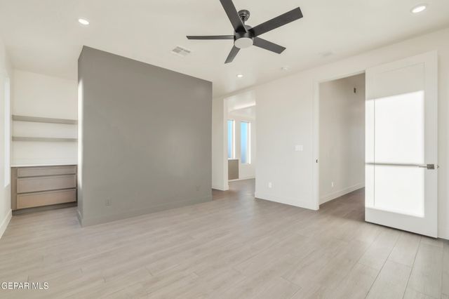 601 Paseo De La Reina Street, Horizon City, TX 79928