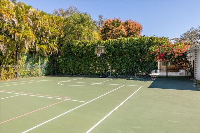 8295 SW 116th St, Miami, FL 33156