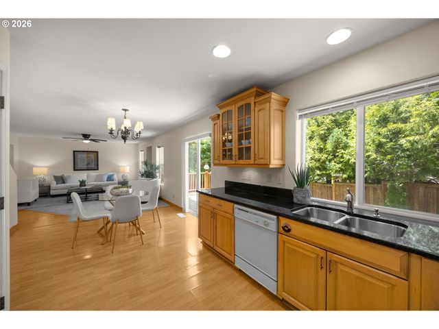 129 Ne DANBURY Ave, Hillsboro, OR 97124