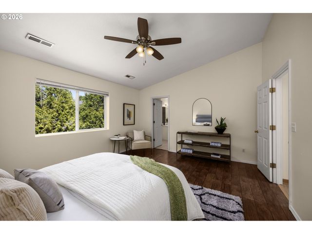 129 Ne DANBURY Ave, Hillsboro, OR 97124