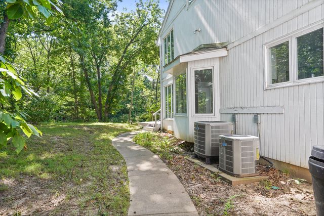 1906 GRANT LN, Columbia, MO 65203