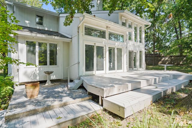 1906 GRANT LN, Columbia, MO 65203
