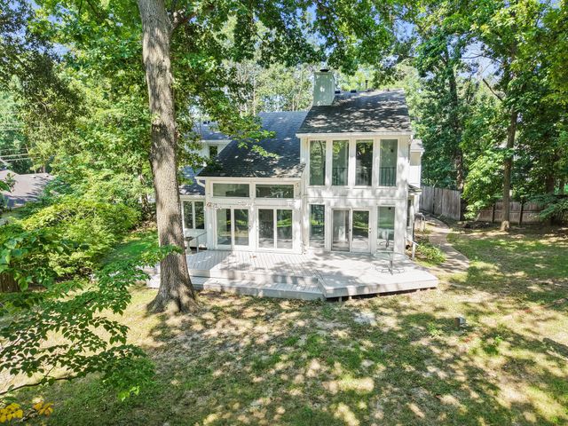1906 GRANT LN, Columbia, MO 65203