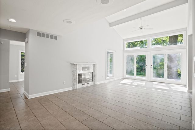 1906 GRANT LN, Columbia, MO 65203