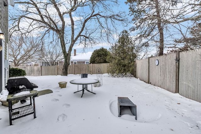 111 School St 5, Dennis, MA 02670