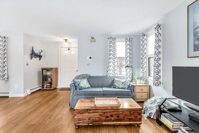 111 School St 5, Dennis, MA 02670