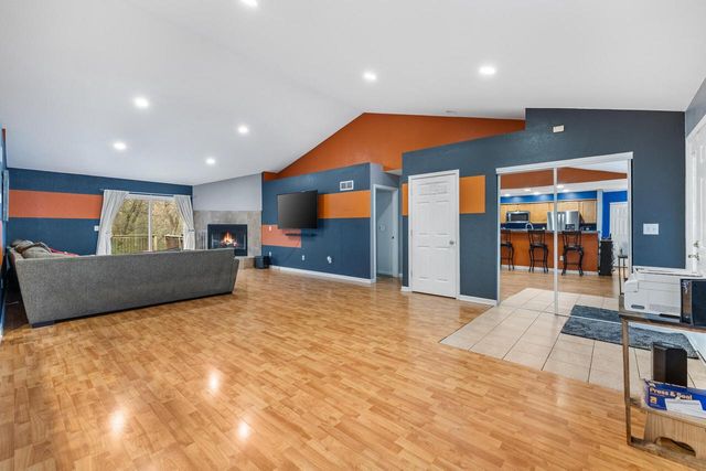 7423 N 86th STREET, Milwaukee, WI 53224