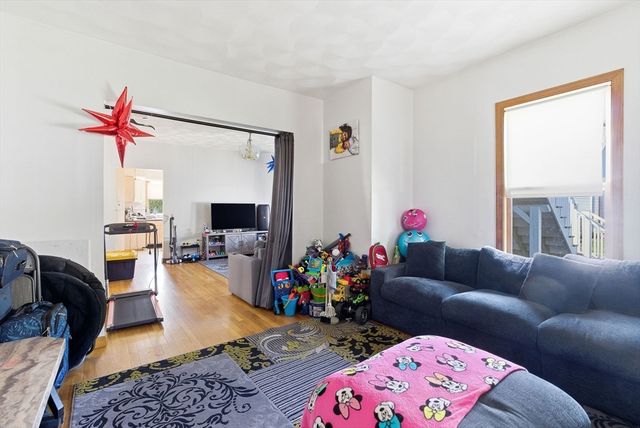 22 Franklin St, Woburn, MA 01801
