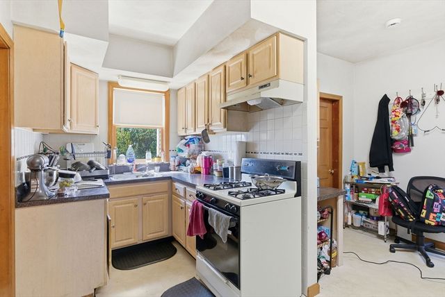 22 Franklin St, Woburn, MA 01801