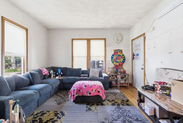 22 Franklin St, Woburn, MA 01801