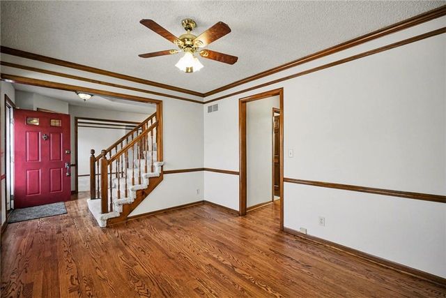 8645 Greenwood Lane, Lenexa, KS 66215