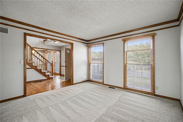 8645 Greenwood Lane, Lenexa, KS 66215