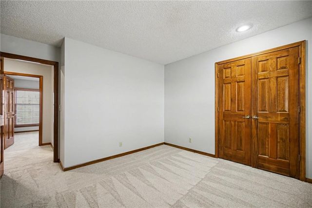 8645 Greenwood Lane, Lenexa, KS 66215