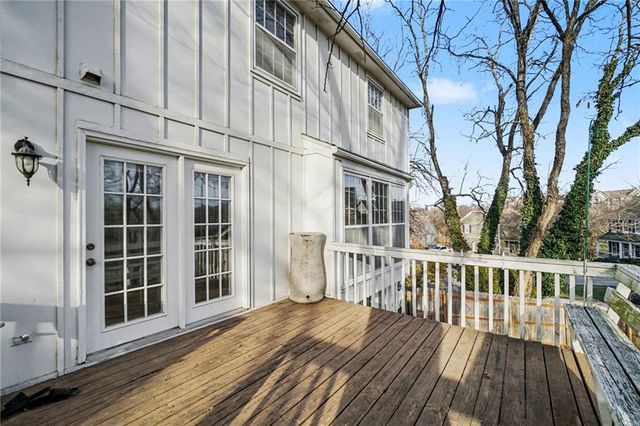 8645 Greenwood Lane, Lenexa, KS 66215