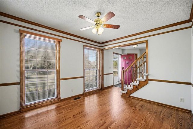 8645 Greenwood Lane, Lenexa, KS 66215