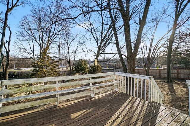 8645 Greenwood Lane, Lenexa, KS 66215