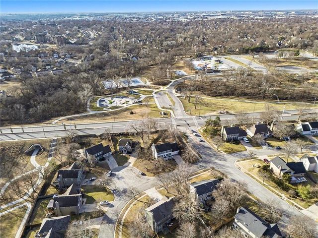 8645 Greenwood Lane, Lenexa, KS 66215