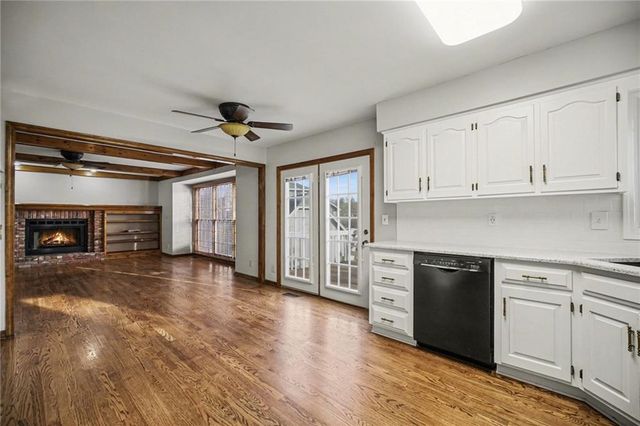 8645 Greenwood Lane, Lenexa, KS 66215