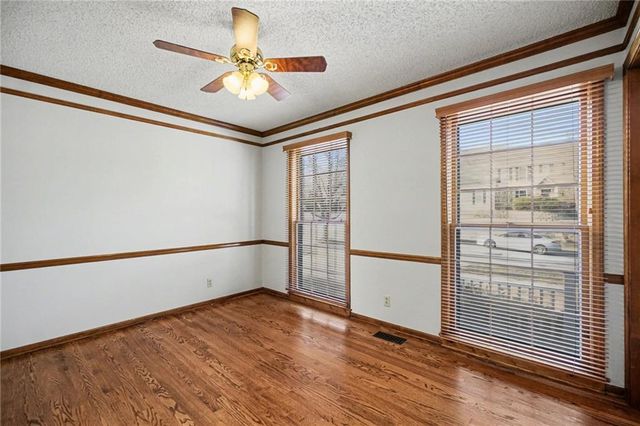 8645 Greenwood Lane, Lenexa, KS 66215