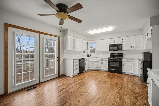 8645 Greenwood Lane, Lenexa, KS 66215