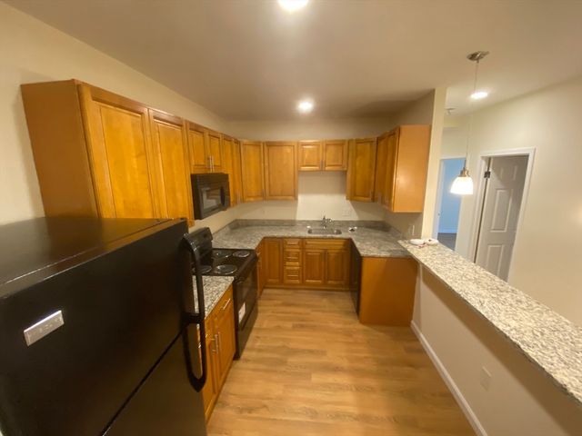 757 Highland Avenue 103S, Needham, MA 02494