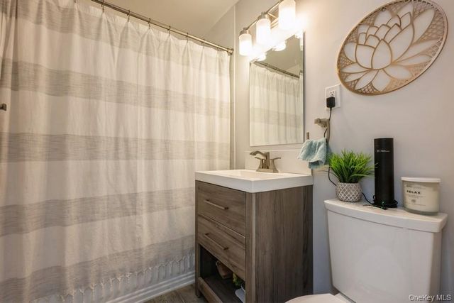 54-40 Little Neck Parkway 6M, Little Neck, NY 11362