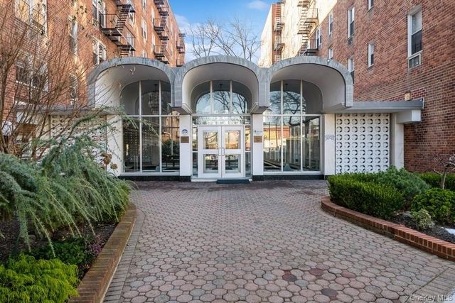 54-40 Little Neck Parkway 6M, Little Neck, NY 11362