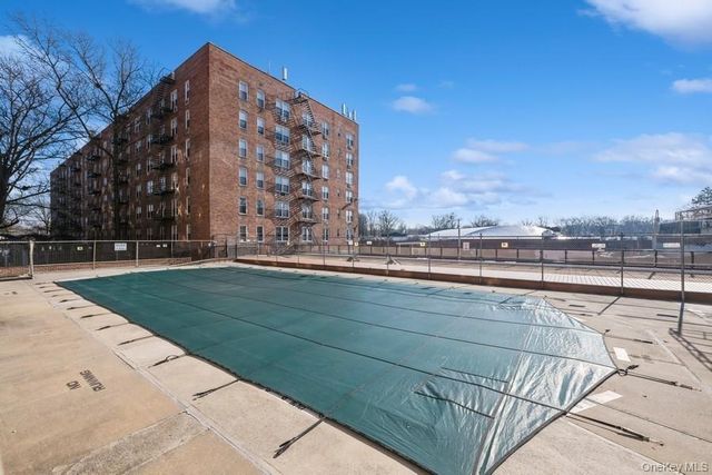 54-40 Little Neck Parkway 6M, Little Neck, NY 11362