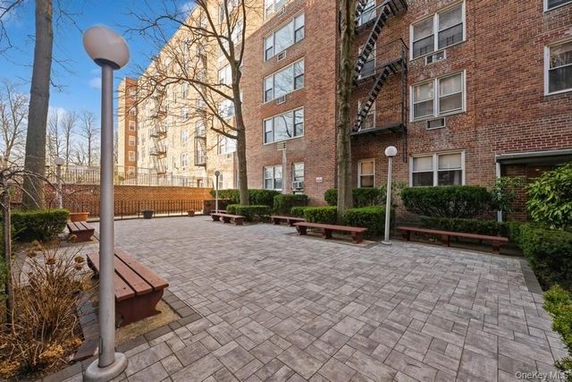 54-40 Little Neck Parkway 6M, Little Neck, NY 11362