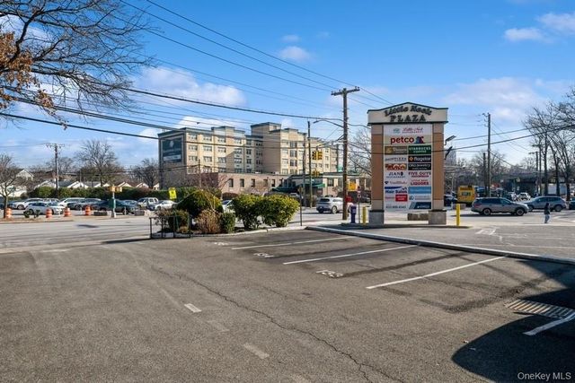 54-40 Little Neck Parkway 6M, Little Neck, NY 11362