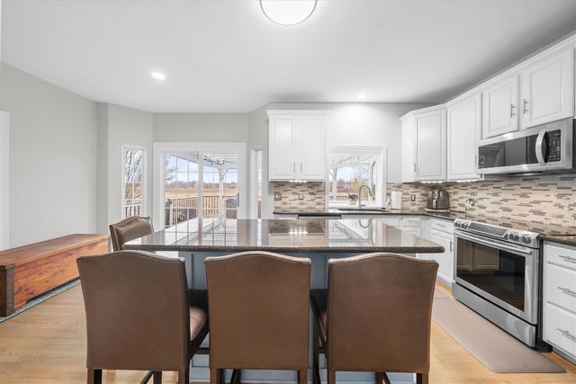 1042 Equestrian Drive, South Lyon, MI 48178