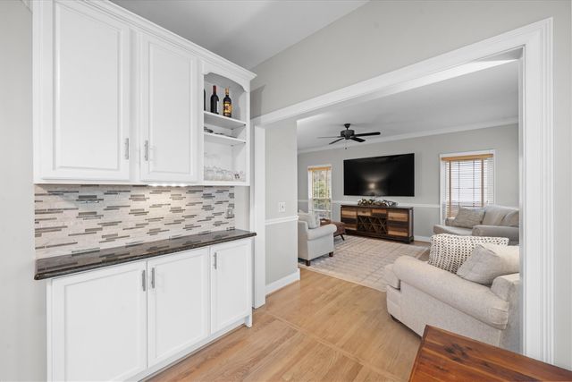 1042 Equestrian Drive, South Lyon, MI 48178