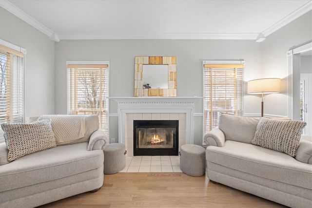 1042 Equestrian Drive, South Lyon, MI 48178