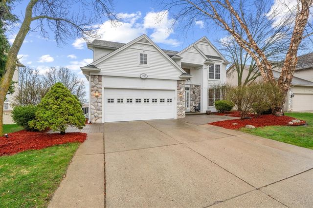 1042 Equestrian Drive, South Lyon, MI 48178