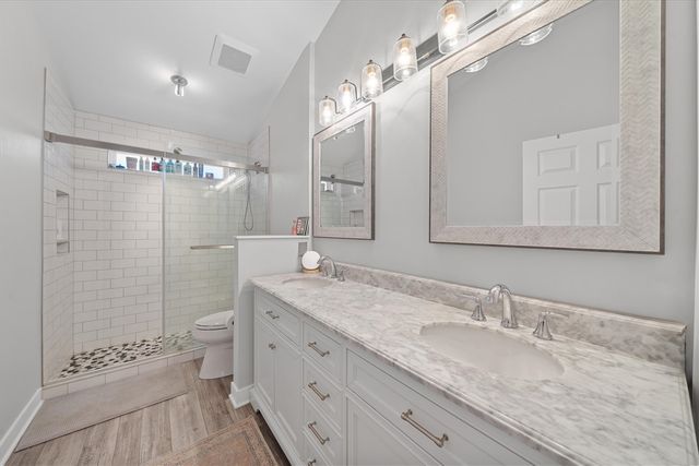 1042 Equestrian Drive, South Lyon, MI 48178