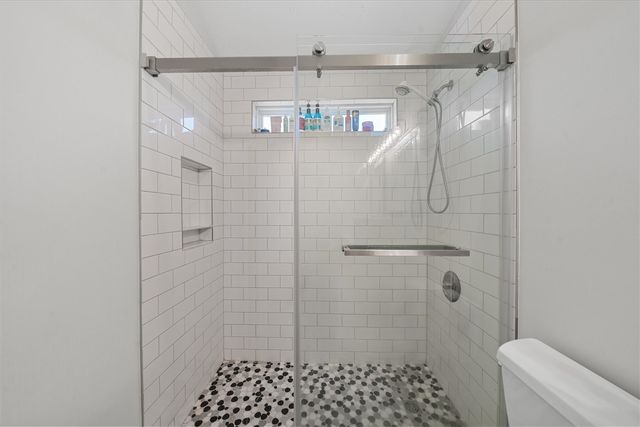 1042 Equestrian Drive, South Lyon, MI 48178