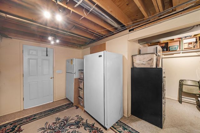 1042 Equestrian Drive, South Lyon, MI 48178