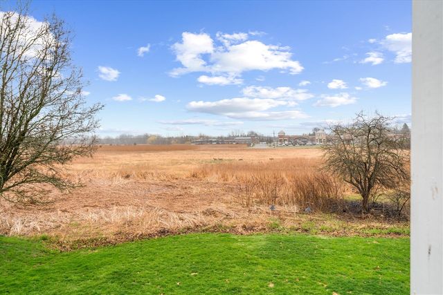 1042 Equestrian Drive, South Lyon, MI 48178