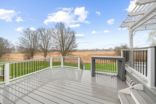 1042 Equestrian Drive, South Lyon, MI 48178