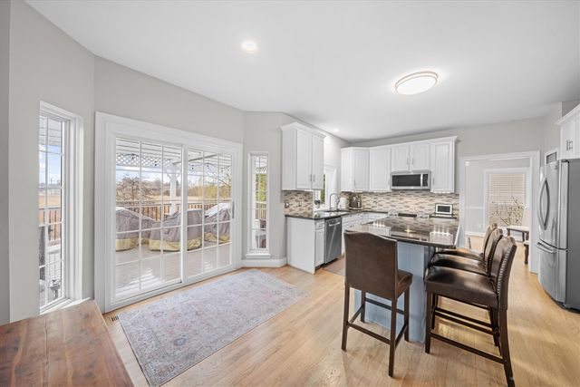 1042 Equestrian Drive, South Lyon, MI 48178