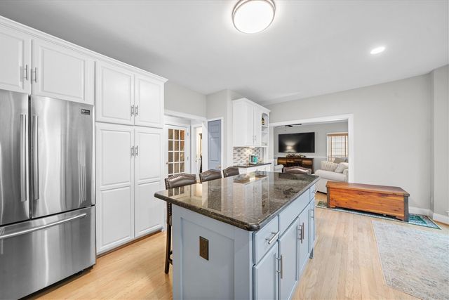 1042 Equestrian Drive, South Lyon, MI 48178